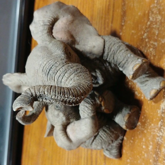 Lot of 8 different elephant curios - Picture 6 of 12
